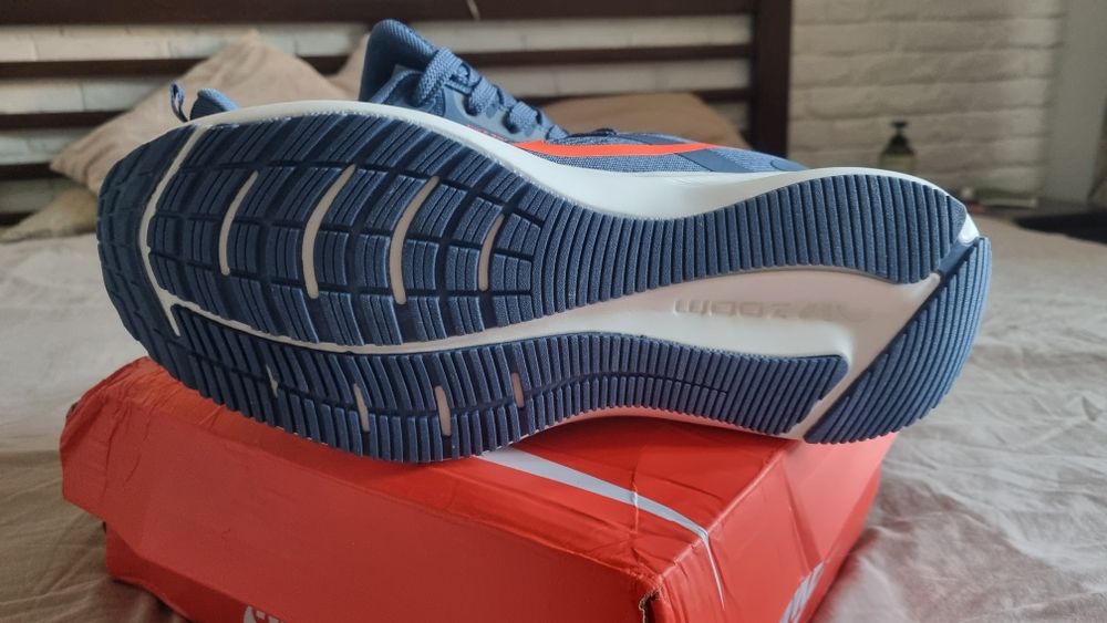 Кроссовки Nike. Новые.