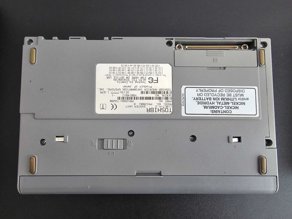 2 laptopuri toshiba libretto 110ct + accesorii