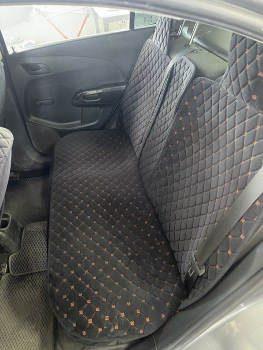 Продам чехлы универсальные