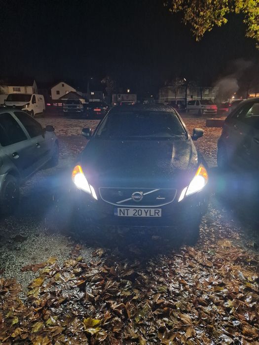 Volvo V60 R Design, Distronic, 2.0 Disel 5 cilindri , euro 5