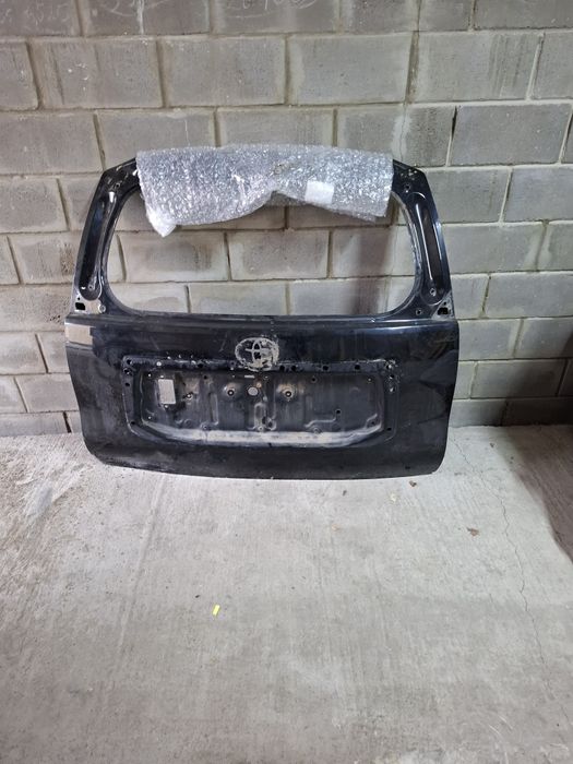 Дверь багажника на TOYOTA LAND CRUISER PRADO 150