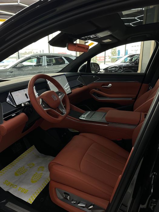 BYD Tang L Full 670,km