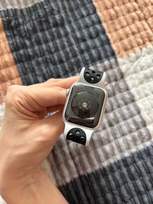 Apple Watch SE 40мм Nike