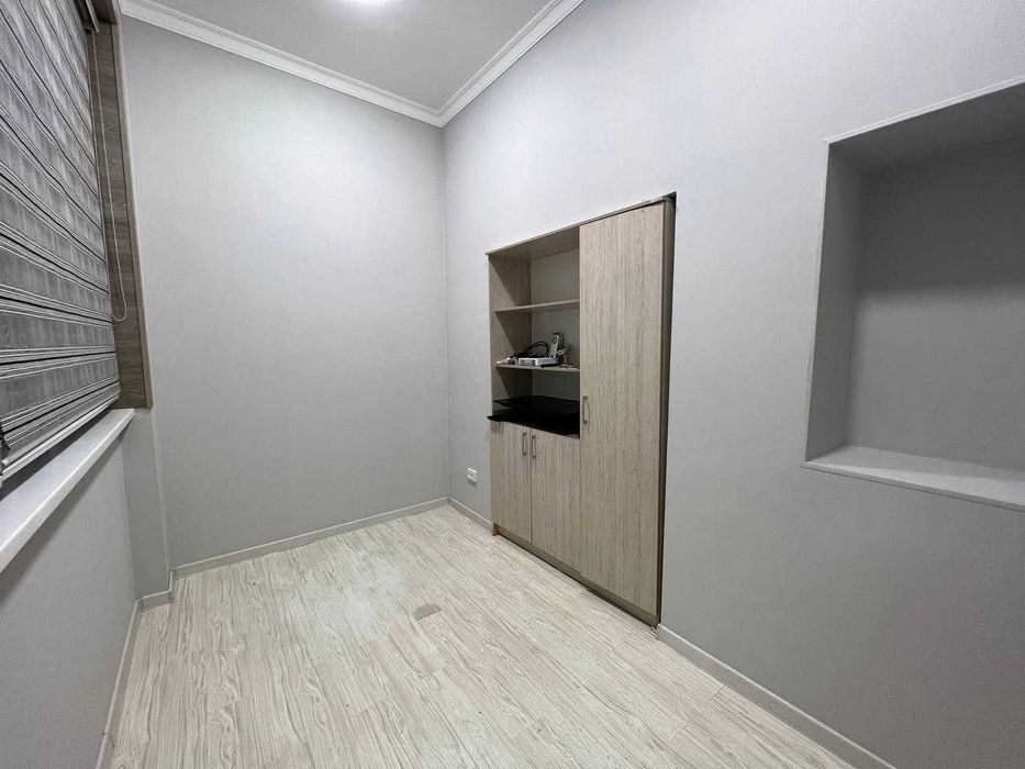 Аренда офиса Шота Руставели / Кафе «BON!» помещение рядос с Текстилем