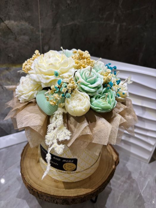 Lumanari si aranjamente handmade.