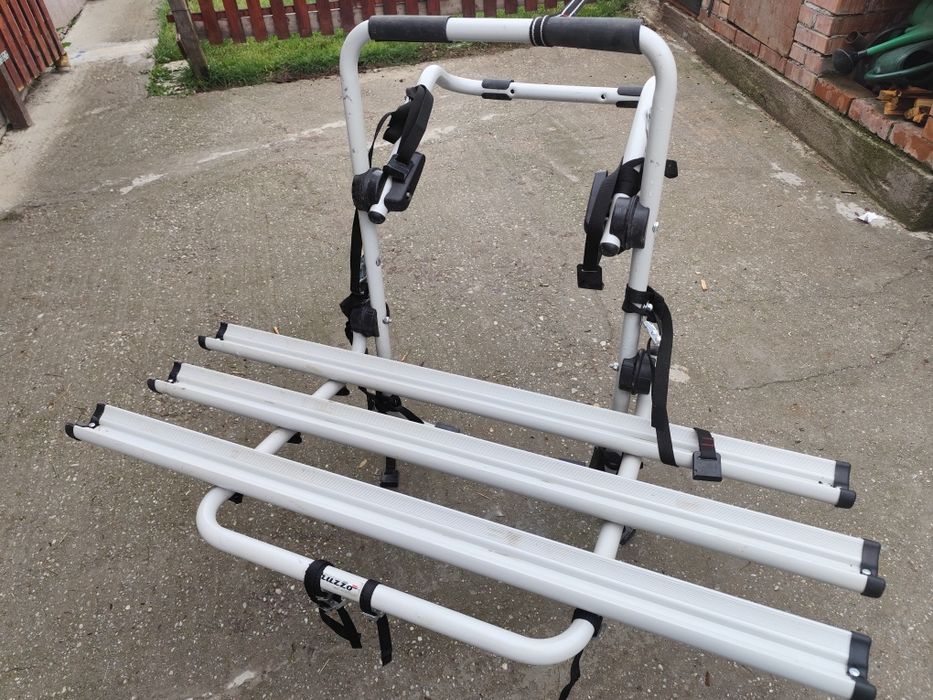 Vând suport 3 biciclete cu prindere pe haion
