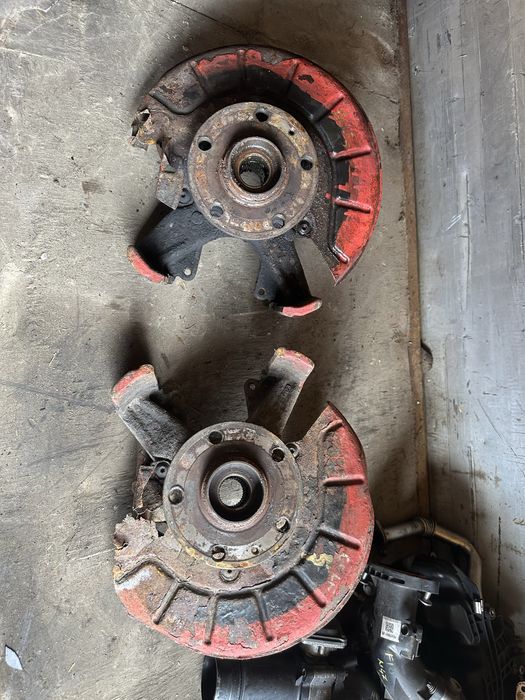 Fuzeta stanga dreapta Volkswagen / Skoda / Seat Golf 5 / passat b6 b7 cc jetta / octavia 2 motor 1.9 / 2.0 diesel benzina 5 / 6 trepte