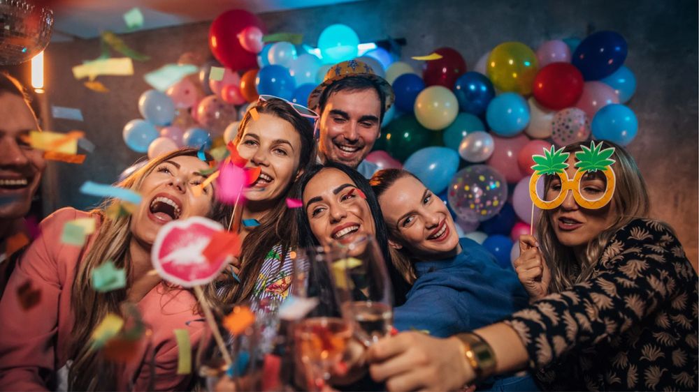 Cabina foto - photo booth - magic mirror pentru orice tip de eveniment