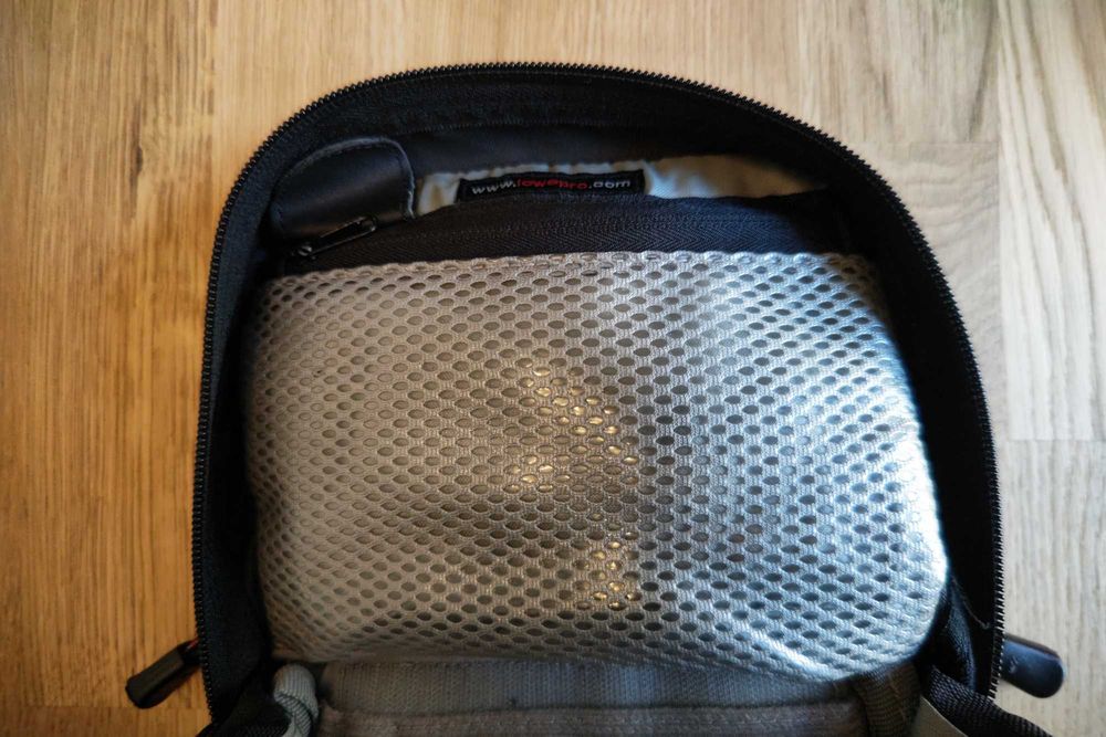 Geantă foto profesională Lowepro Off Trail 2