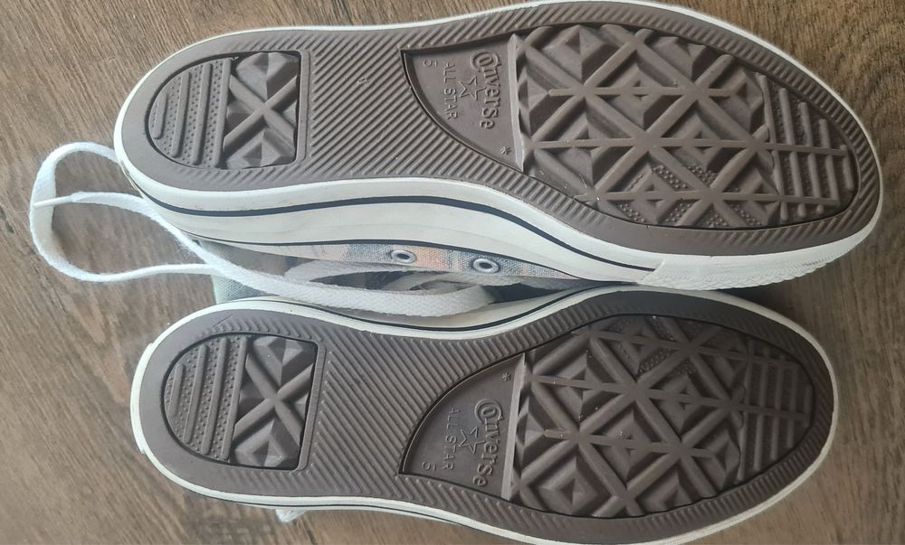 Tenisi Converse gheata