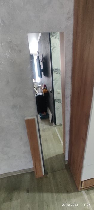 Продам зеркало навесное