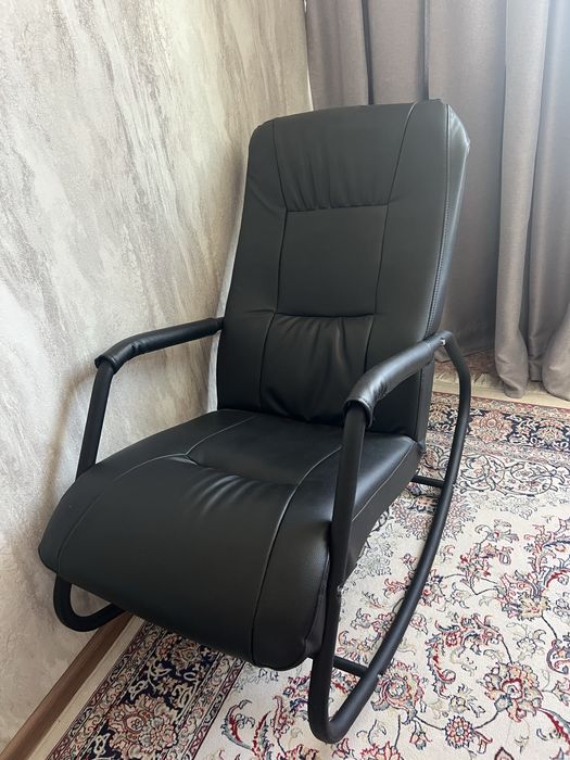 Продам кресло качалку