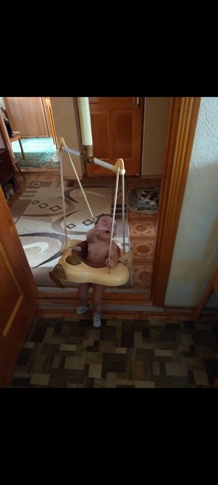 Продам качелю подвесную для грудничков