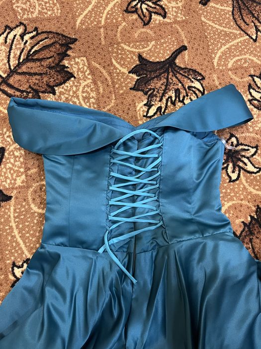 Продавам балня рокля