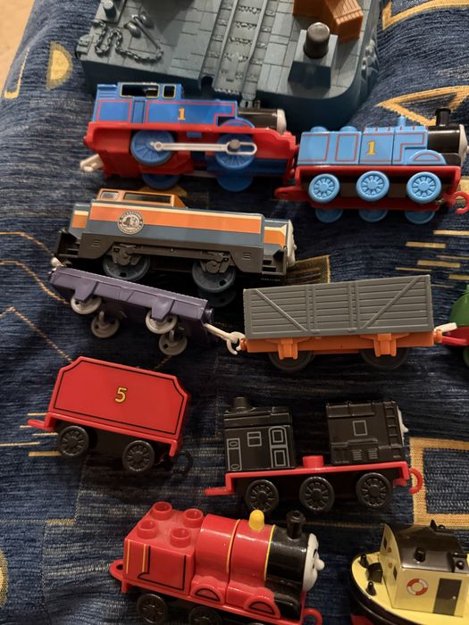 Trenuri de jucarie Thomas+vagon+sina accesorii