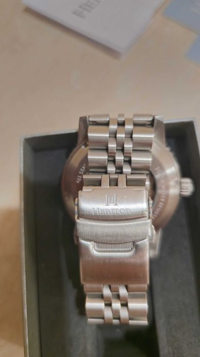 Часовник HERITOR