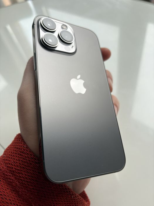 Iphone 13 PRO tinut doar in husa si folie