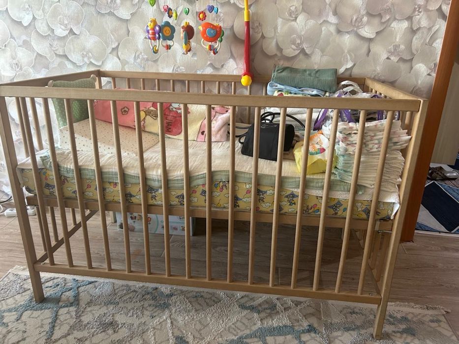 Прдам с матрасом новый Манеж