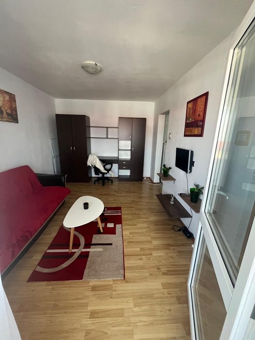 Închiriez apartament