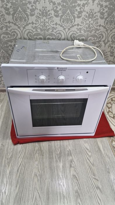 Встраиваемая духовка духовой шкаф Ariston