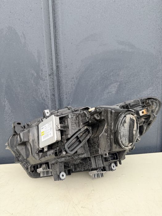 Far dreapta BMW seria 1 f20 bi xenon adaptiv