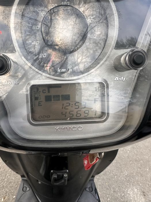 Vand sau schimb Kymco People 300 GTI (yamaha , aprilia , honda )