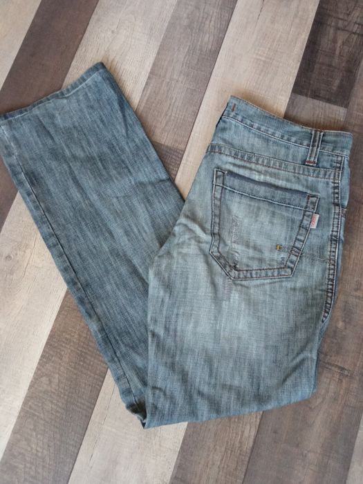 Джинсы мужские модные