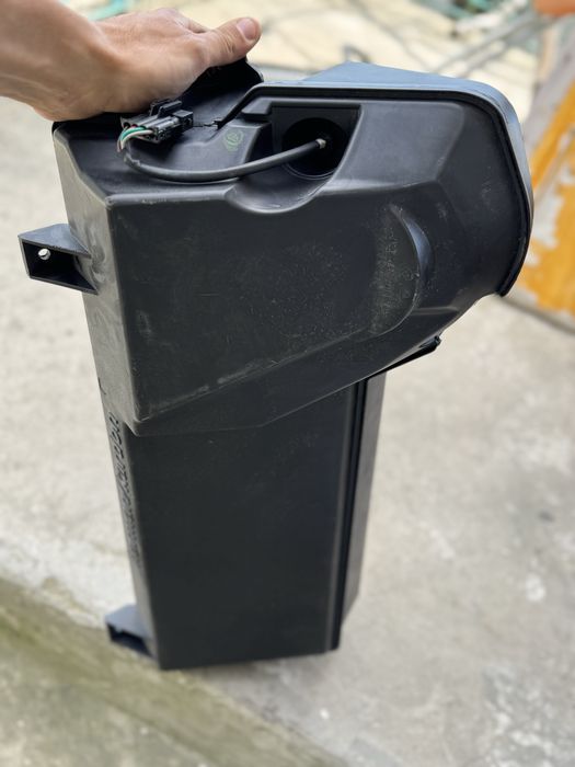 Бас каса Harman Kardon за Mercedes R класа W251