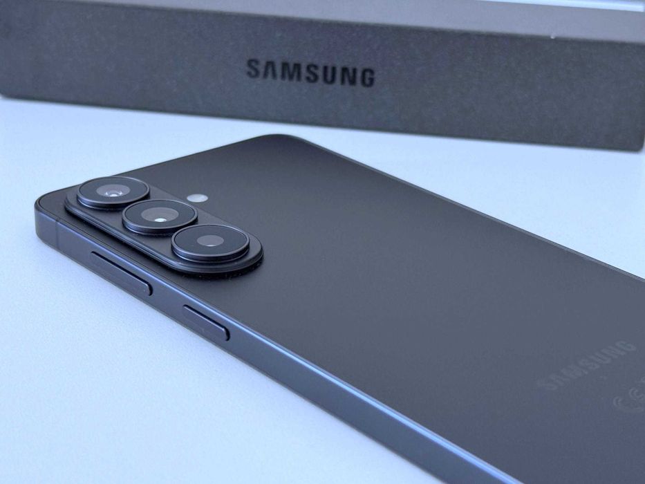 Бартер! НОВ! Samsung Galaxy S26 256GB Black (Черен) 18 Цикъла.