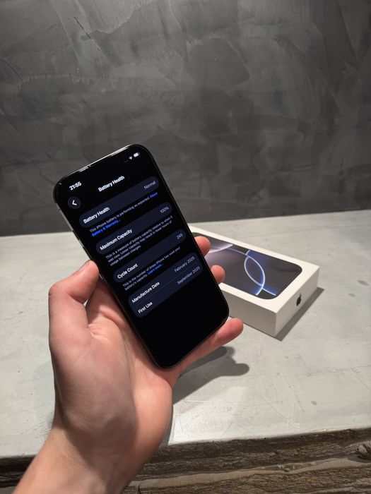 КАТО ЧИСТО НОВ Iphone 16 Pro, 100% батерия