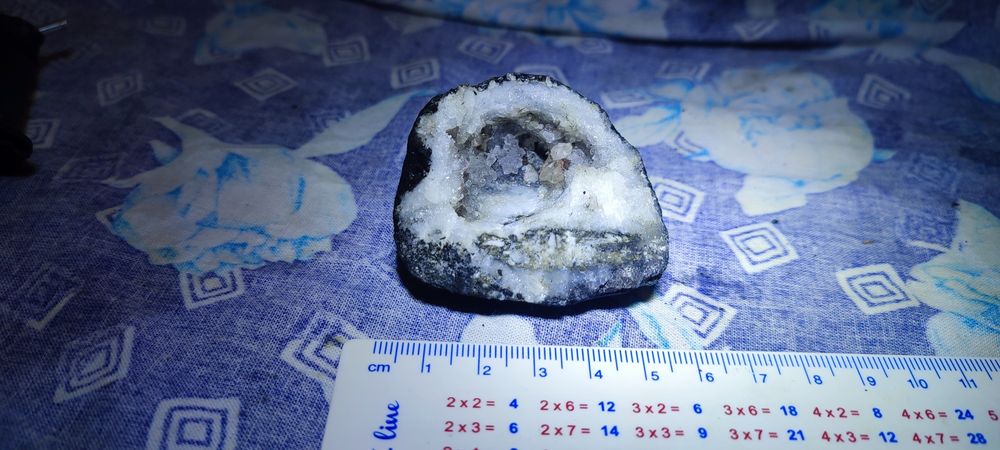 Кристали парчета Геоди от Родопите
Всички са уник