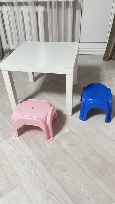 Продам стол и стулья