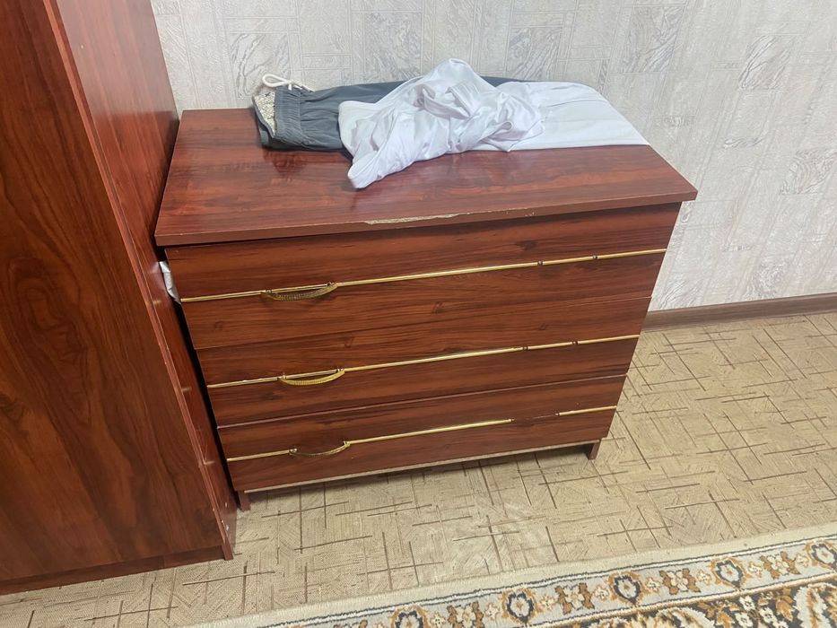 Продам спальний гарнитур