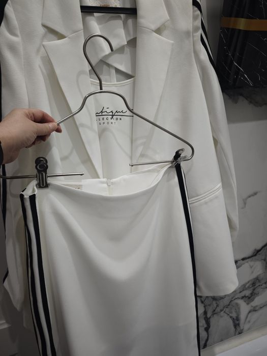 Продам кастюм двойки и тройки