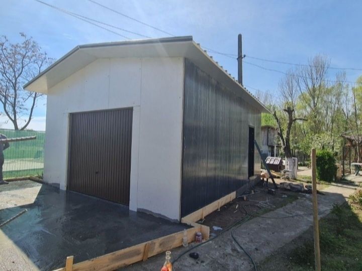 Garaj metalic din panouri sandwich  4 x 4m