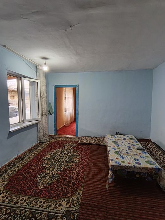 Uy sotiladi dom 4 xona