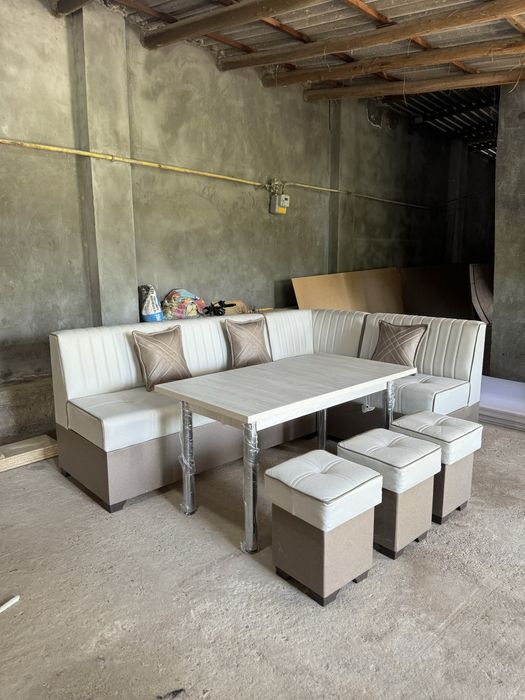 Кухонный уголок столи билан цех нархида ишлаб чиқарувчини ўзидан