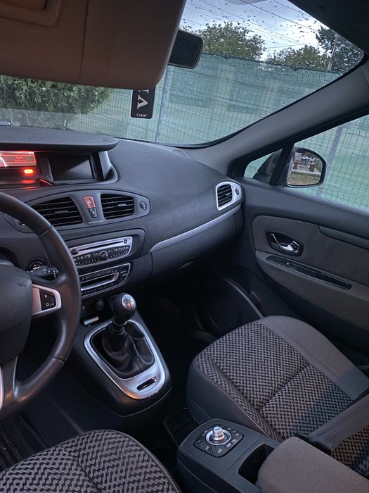 Renault scenic 2011