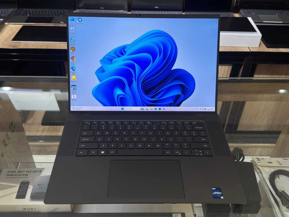 DELL Precision Core i9-13900H vPRO озу32гб 1Tssd Nvidio RTX 2000 8gb