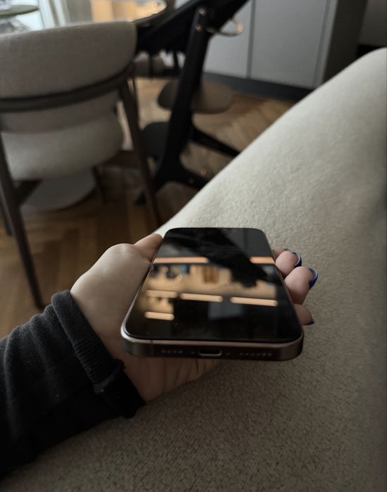 Vand urgent Iphone 16 pro max 512 gb dust