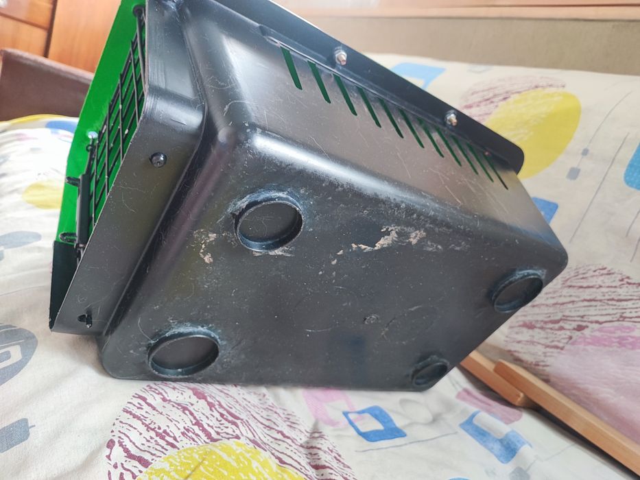 Переноска  для кошки ,ручка сломалась.