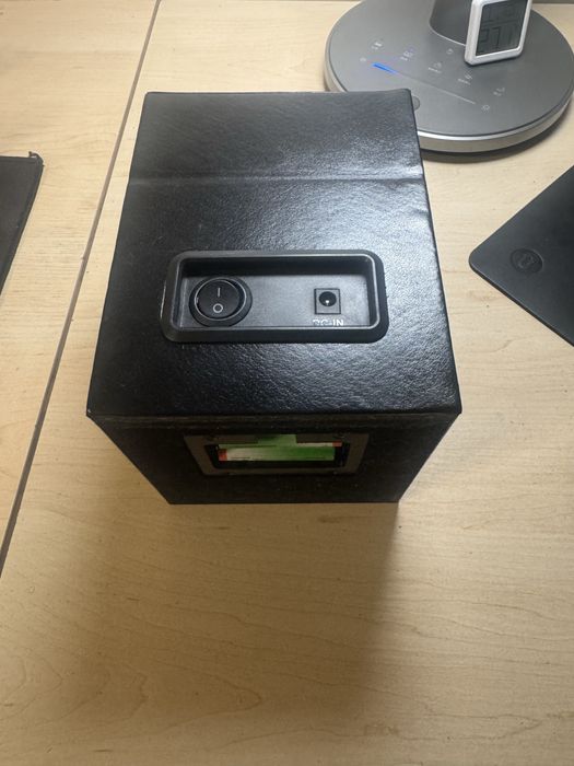 Бокс-автозавод (виндер) для часов.