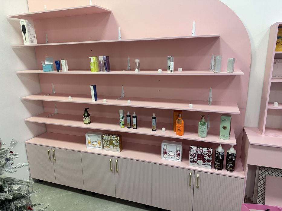 витринный шкаф стеллаж