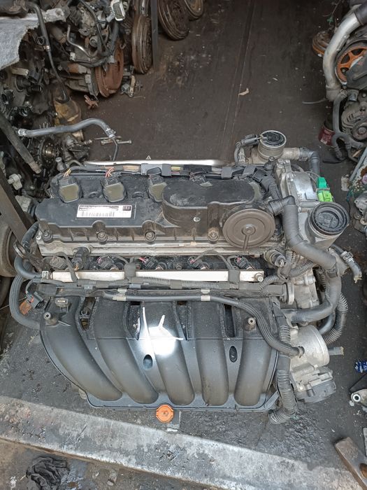 ДВС мотор двигатель 2.5 на Volkswagen Jetta 5