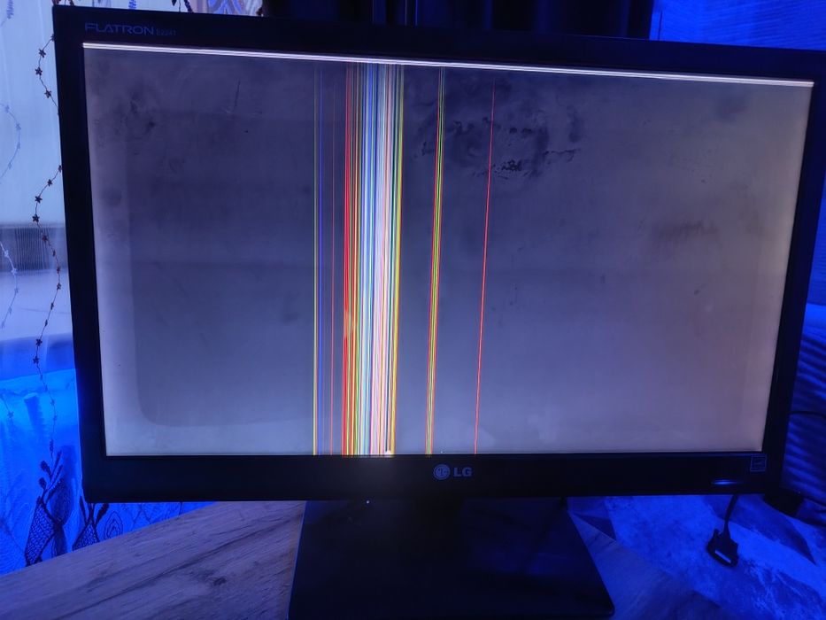 Монитор Samsung(НЕ РАБОЧИЙ)