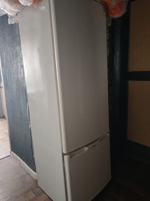 Продам холодильник