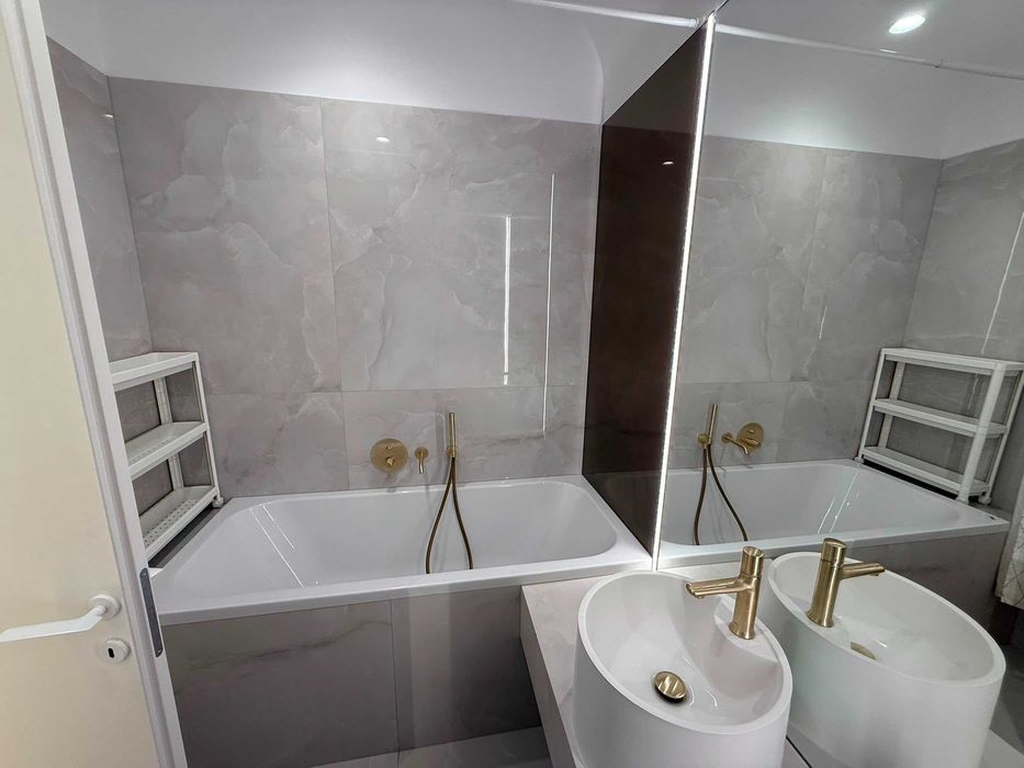 inchiriez apartament 2 camere Cortina North