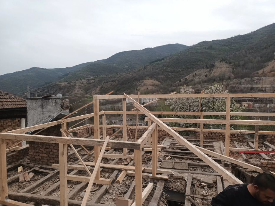 Ремонт на покриви от фирма