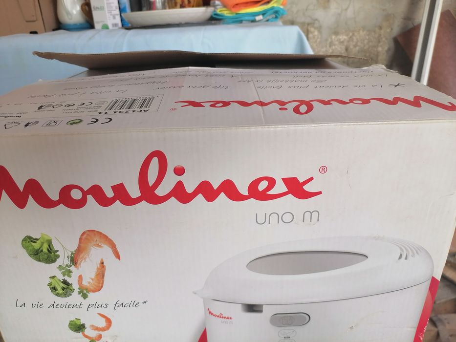 Vând friteuza cu ulei