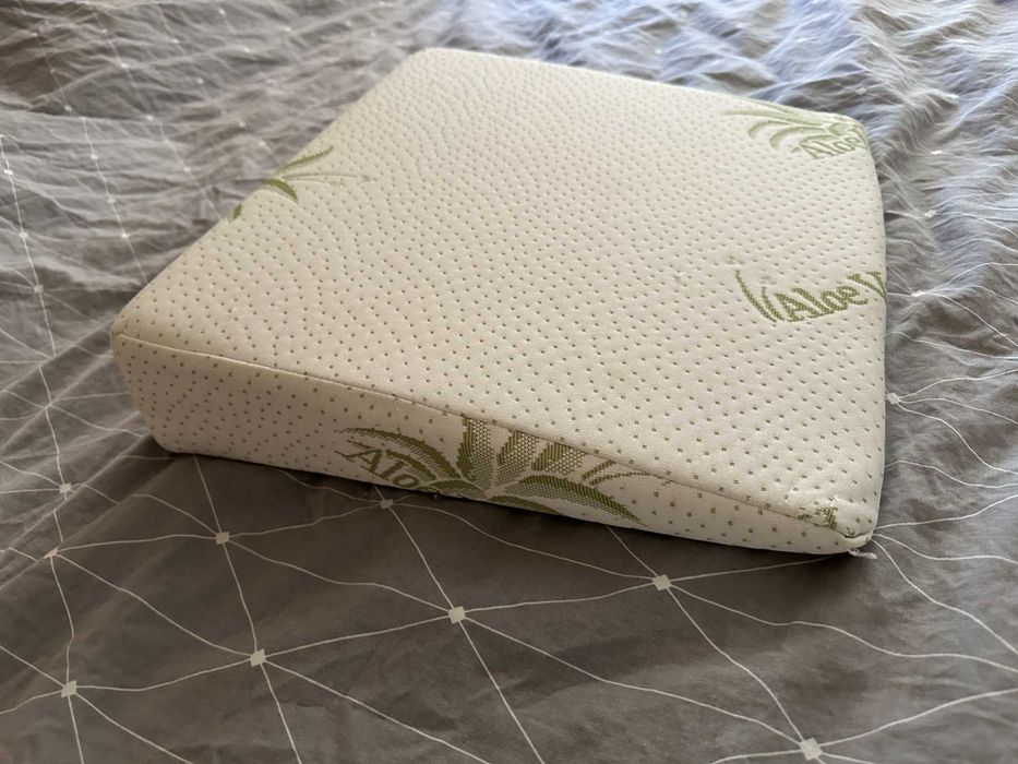 Бебешка антирефлуксна възглавница 60х39см Aloe (Алое Вера)